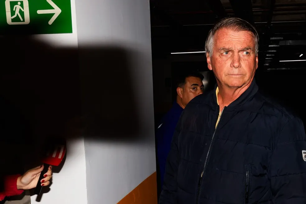 Moraes decreta prisão domiciliar de Jair Bolsonaro. Um Alerta à Liberdade Política no Brasil
