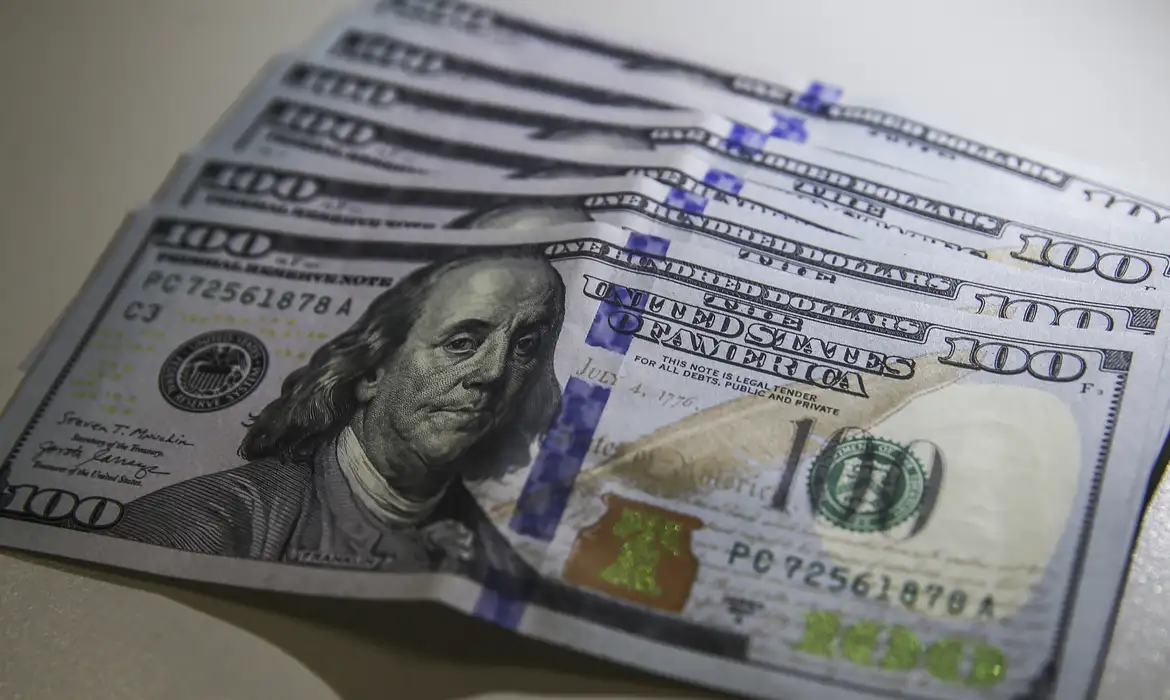 dolar moeda 0803221210 1