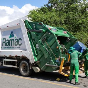 Aracaju dispoe atualmente de um sistema estruturado de coleta de residuos que atende todo o perimetro urbano