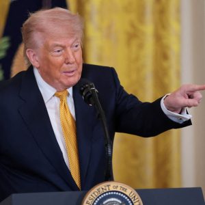 senado dos eua amarra m os de trump contra o ir presidente d 20260624