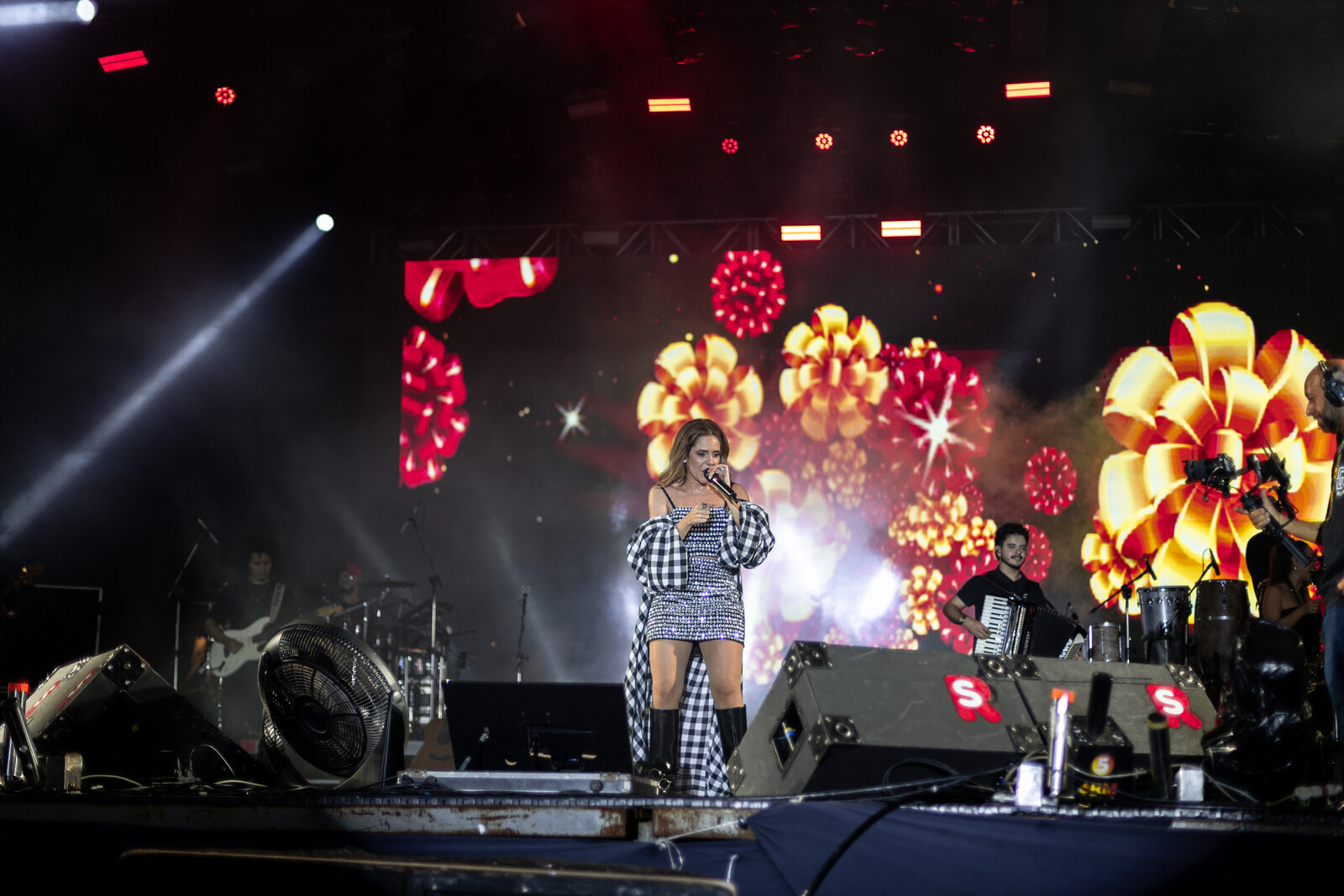 Liene Show, Taty Girl e Mariana Fagundes fecham 'Quinta Delas' no Arraiá do Povo 2026 3 tmpc6yqv1nd