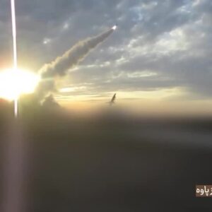Irã lança drones na fronteira entre Kuwait e Iraque após ataques dos EUA