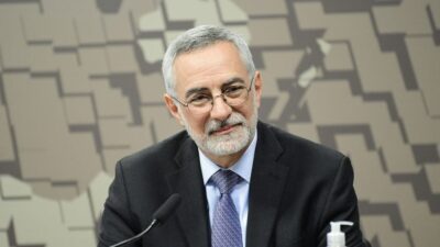 Lula mantém embaixador fora da Argentina após críticas de Milei