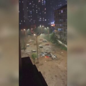 tuf o bavi devasta china ruas submersas a 2 metros d gua em 20260713