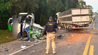 Acidente com transporte de saúde mata 22 na BR-373, no Paraná