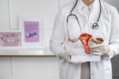 Após diagnóstico de 12 miomas, farmacêutica realiza sonho de ser mãe