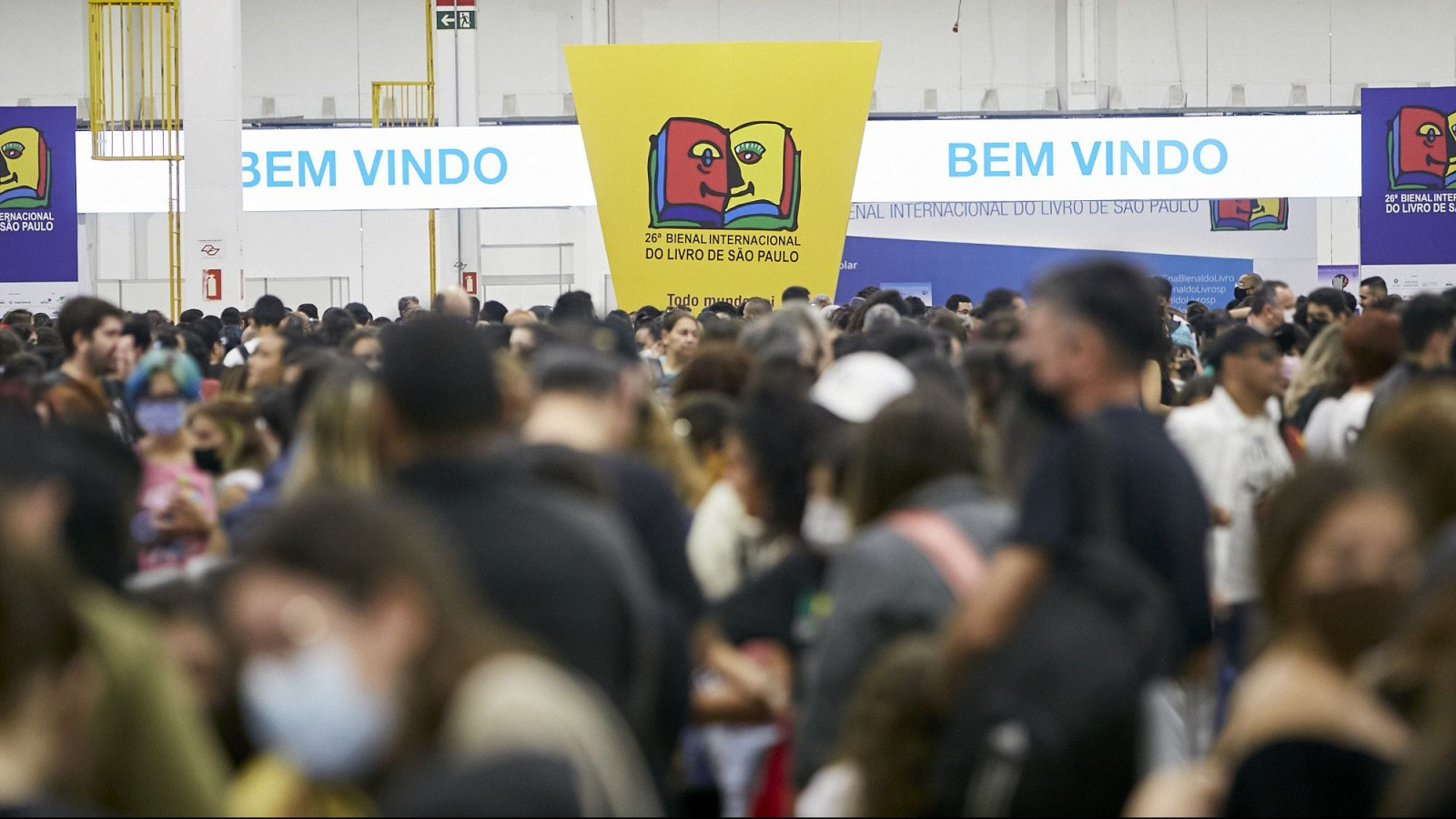 Bienal de SP reúne autores e oferece cashback em ingressos