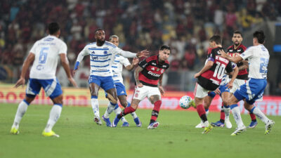 Boca Juniors inicia os dois tempos e levanta suspeitas sobre arbitragem
