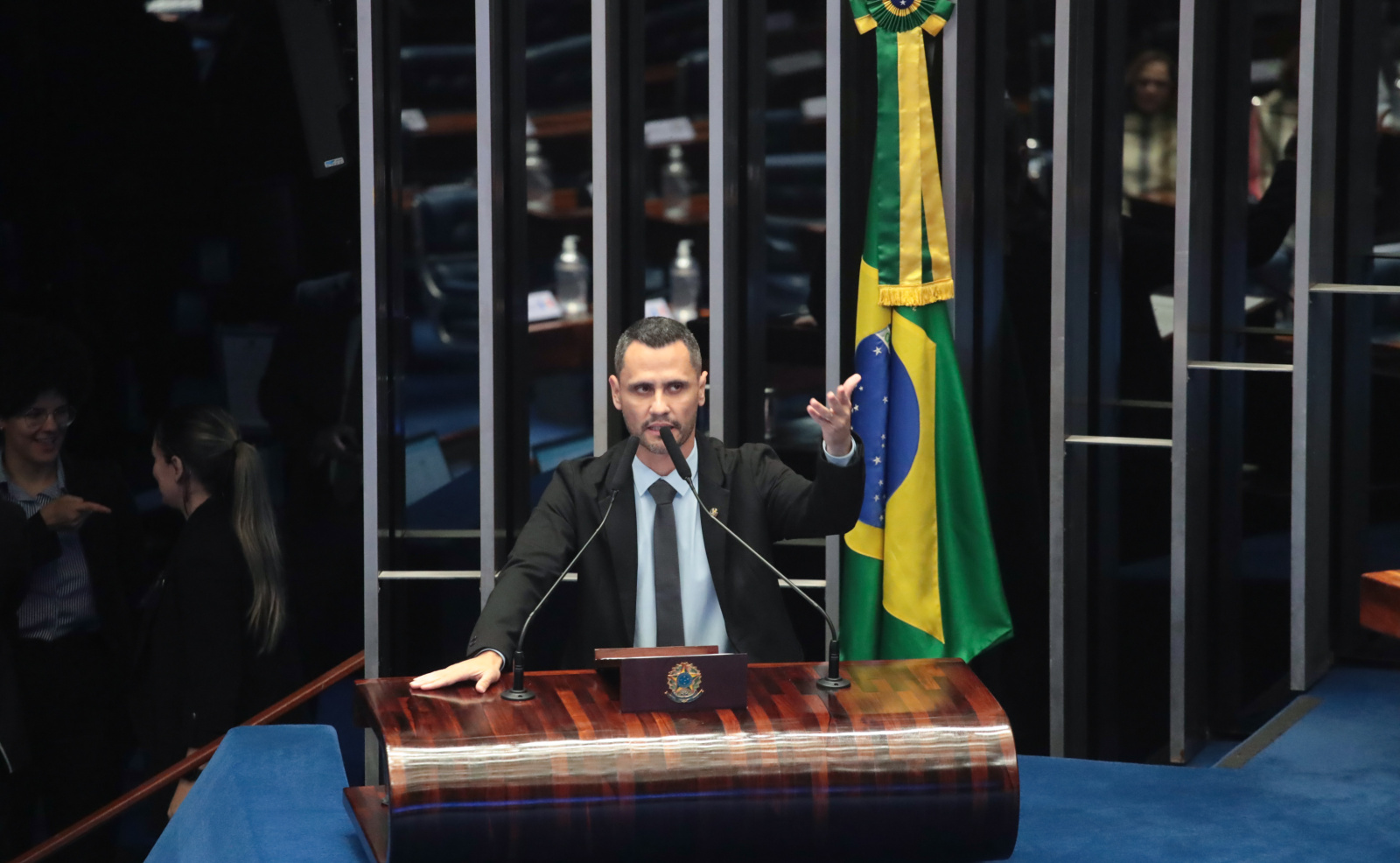 Cleitinho entra na disputa por Minas após recuo no limite do prazo