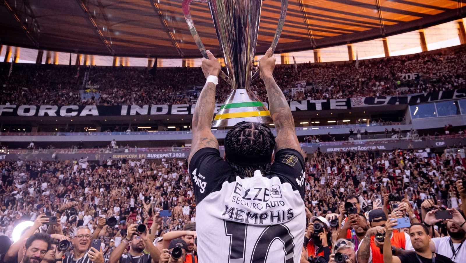 Corinthians corta gastos e não renova com Memphis Depay