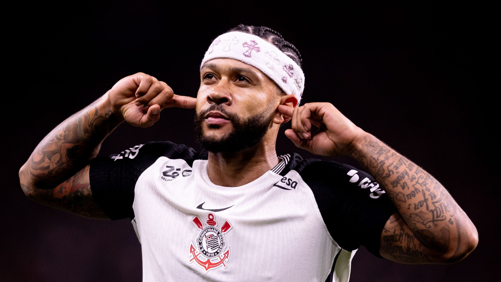 Corinthians encerra ciclo de Depay para conter gastos e ajustar as contas