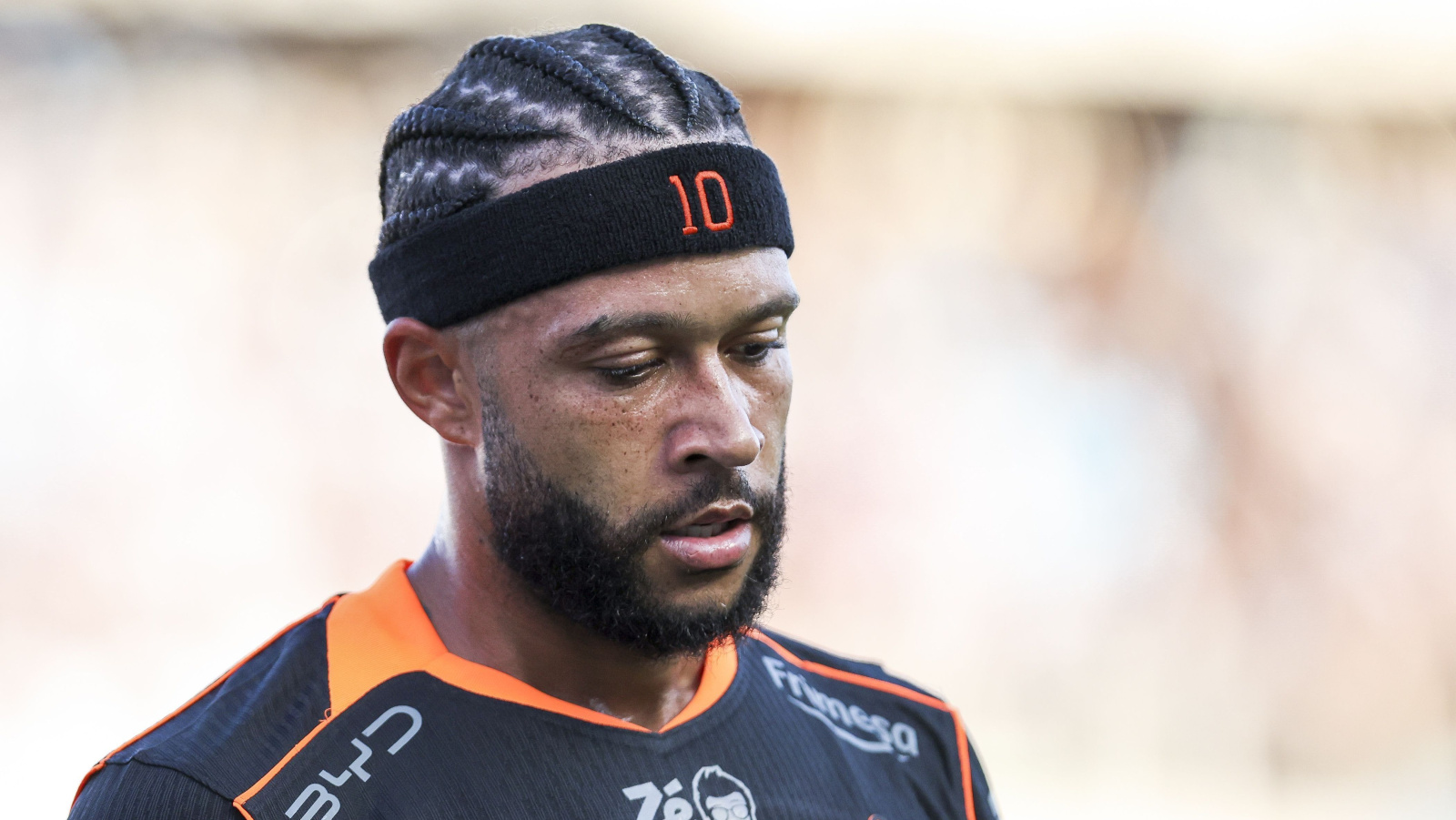 Corinthians freia gasto de R$ 102 mi ao desistir de renovar com Depay