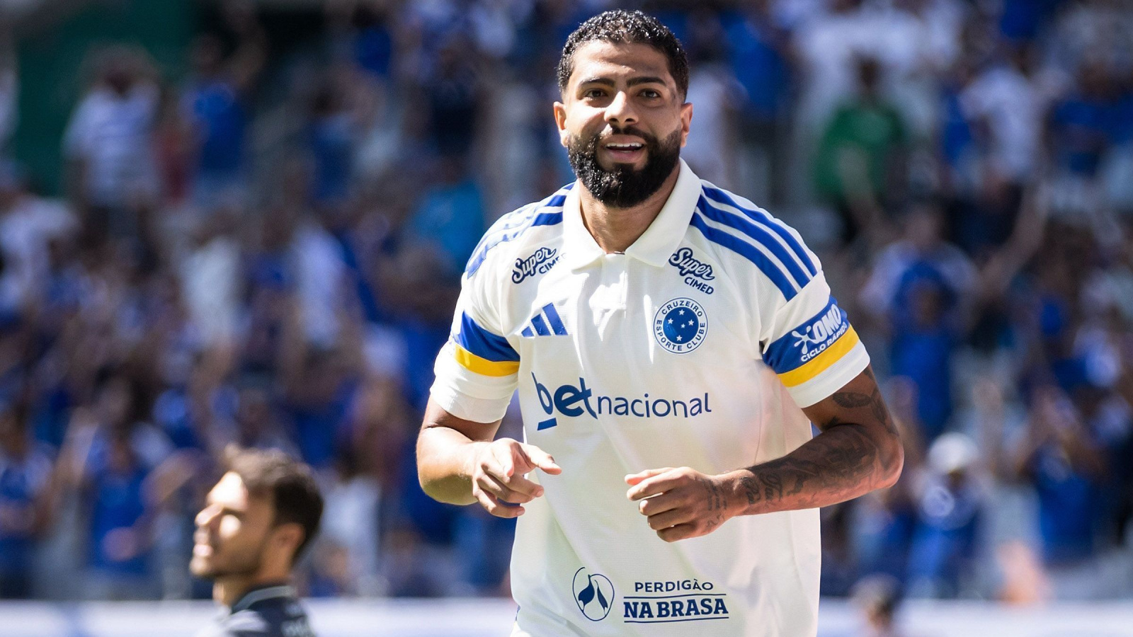 Cruzeiro bate Mirassol no Mineirão e pressiona a briga pelo G4