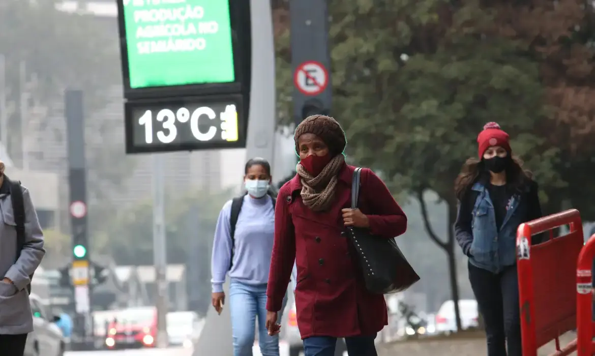 Frio avança pelo Sudeste e muda rotina em SP, Rio e Espírito Santo