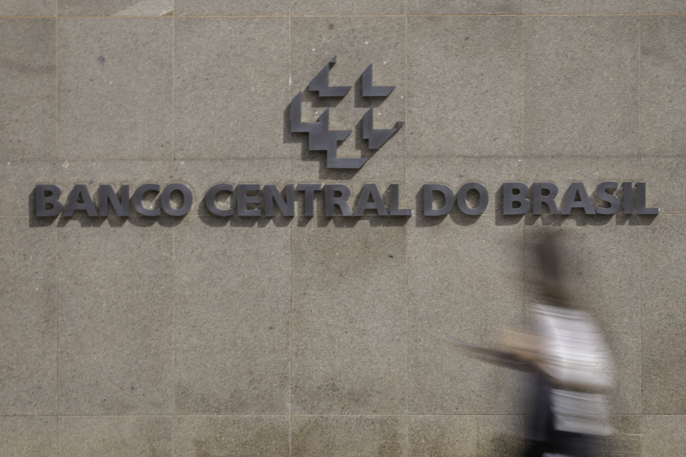 Mercado prevê inflação acima da meta em 2026 e pressiona o bolso