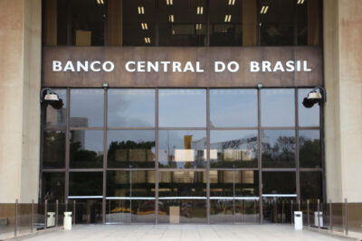 Mercado projeta crescimento modesto de 1,98% para o Brasil em 2026