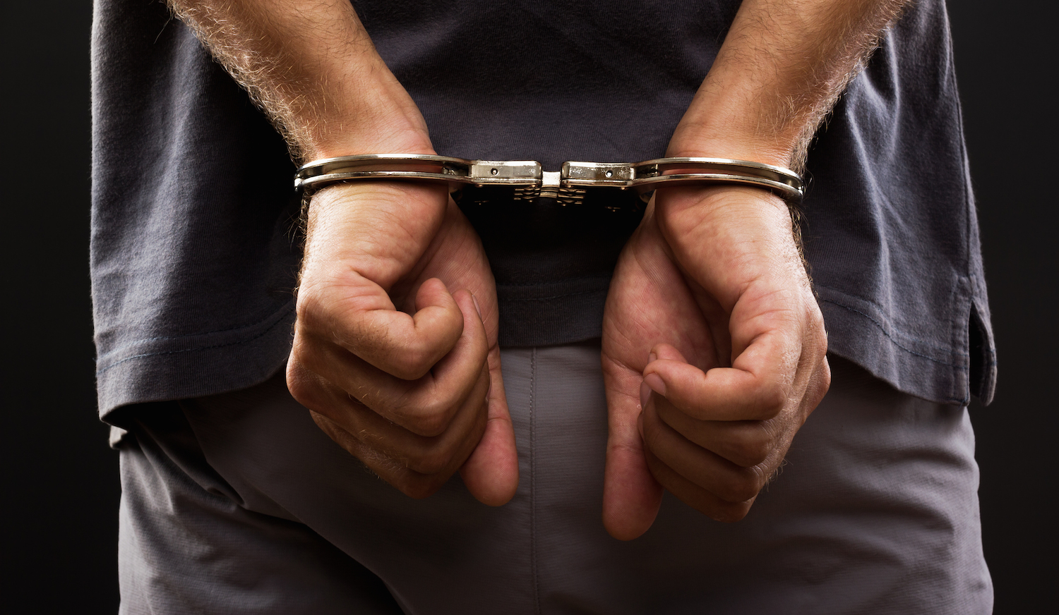 PM prende homem acusado de tentar matar companheira com chave de fenda