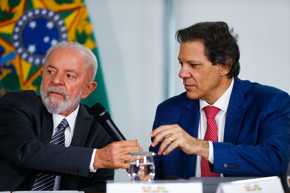 PT tenta usar força de Lula para reduzir vantagem de Tarcísio em São Paulo
