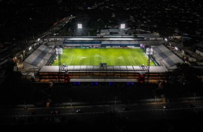 Santos busca vitória sobre Athletico-PR para se afastar do Z4