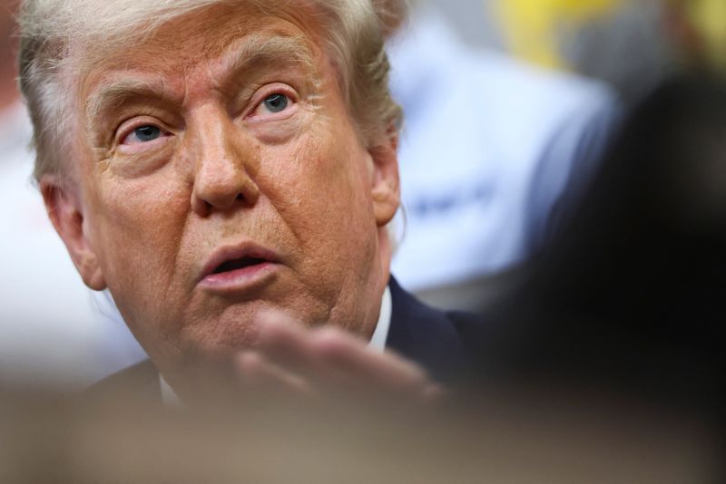 Serviço Secreto mandou Trump trocar de avião em missão sigilosa