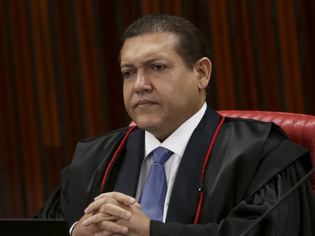 TSE decide na próxima semana regras para IA na propaganda eleitoral