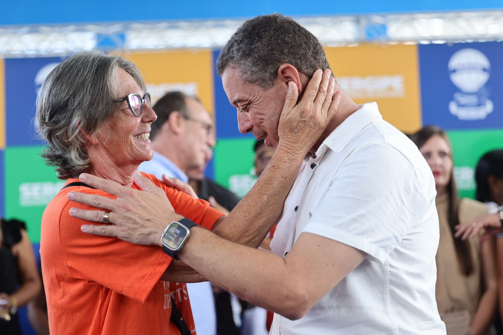 Pesquisa ECM: Fábio tem 42% em Aracaju e Valmir, 22,25% 4 Governador Fábio Mitidieri em campanha em Aracaju